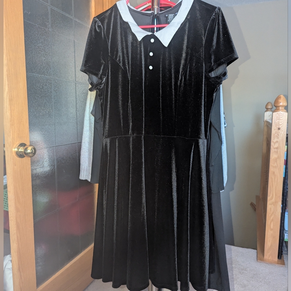 Hot Topic Black Velvet Dress with White Collar